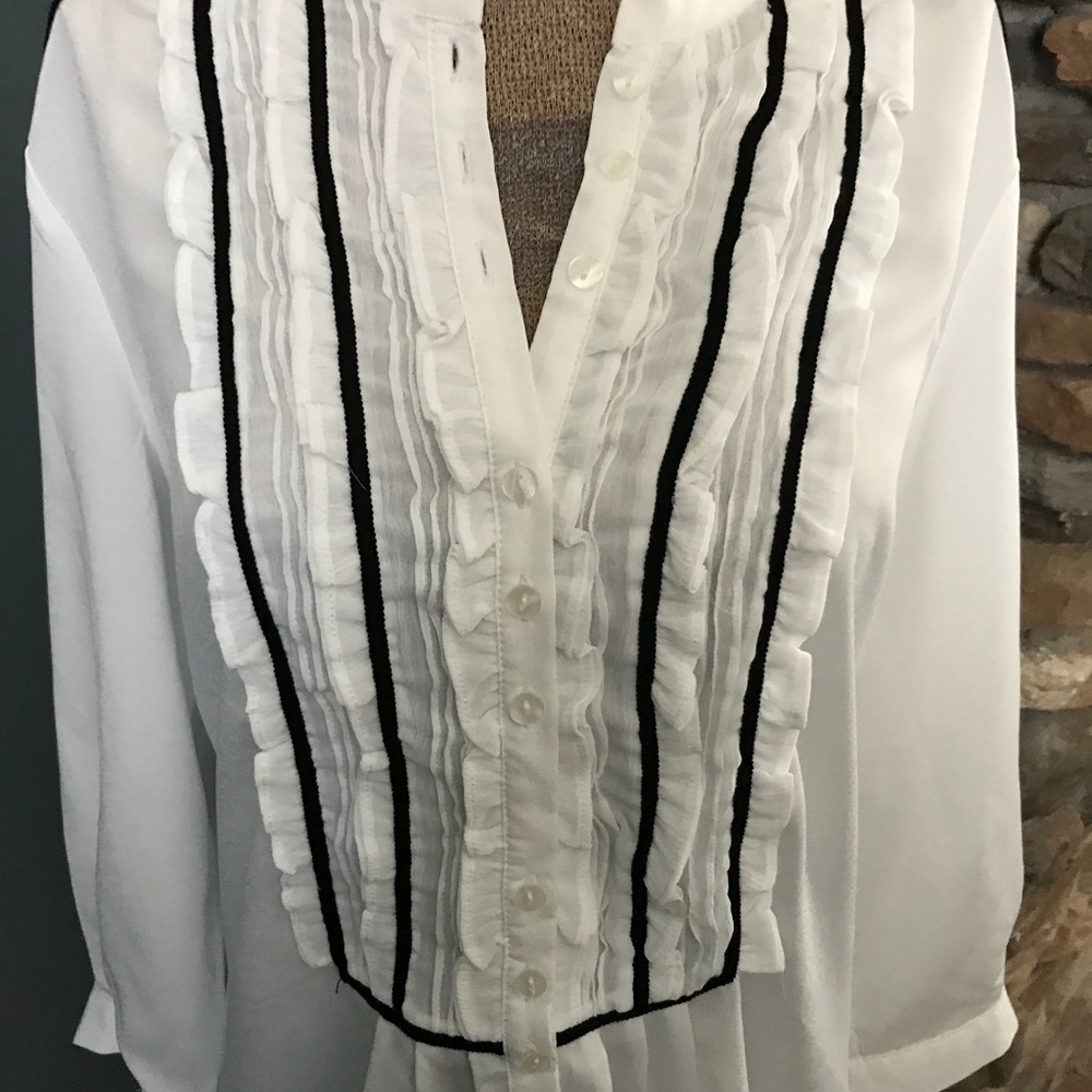 Sioni Ruffle Blouse - Picture 2 of 5